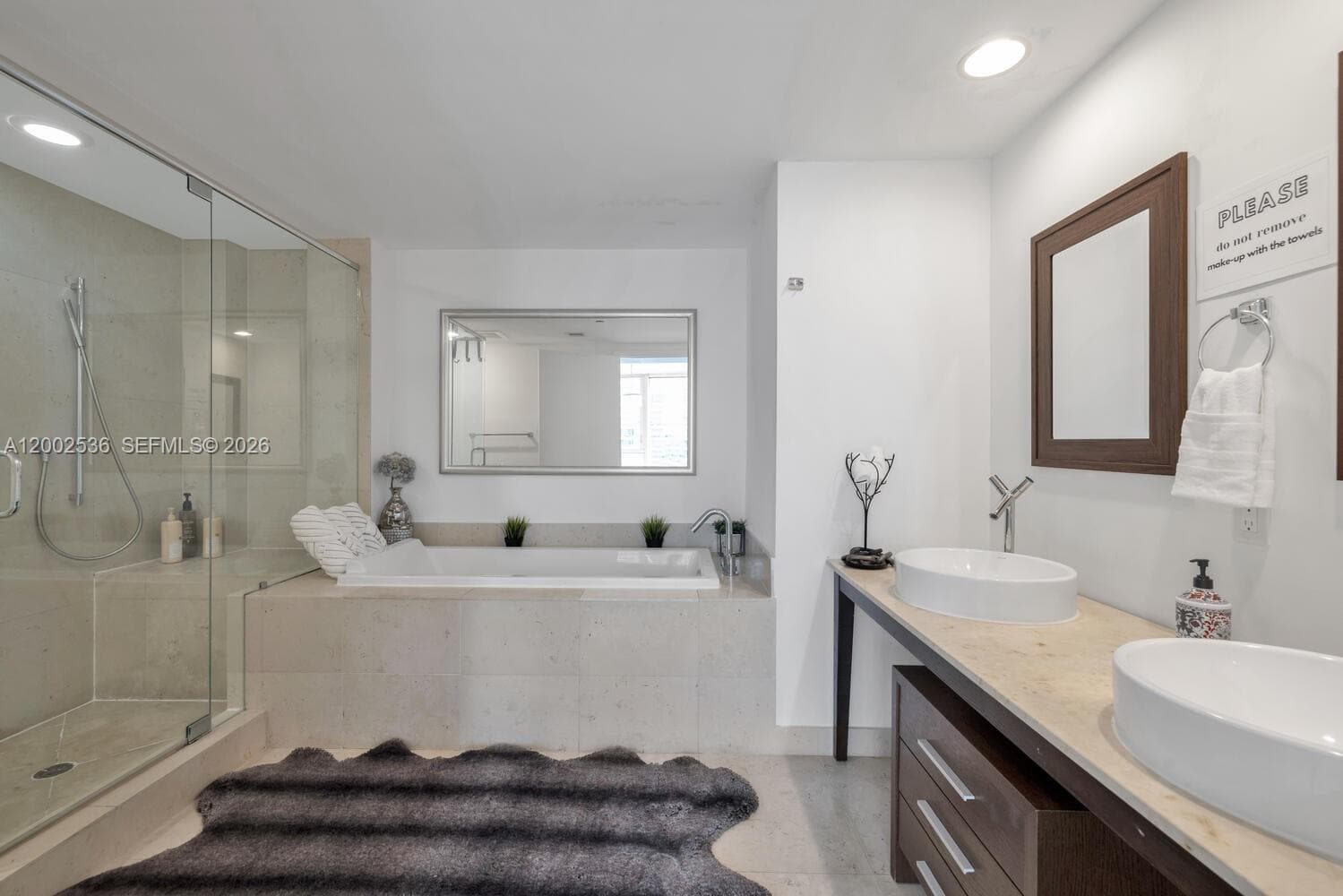 485 Brickell Ave 4104 photo 18