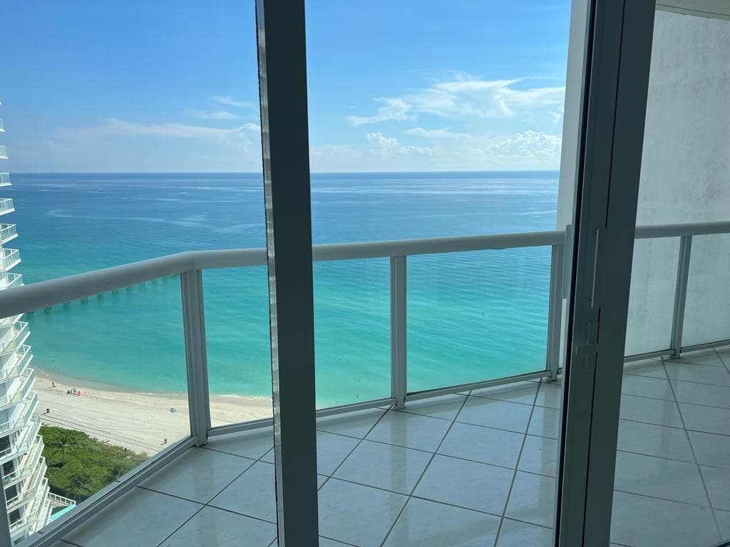 16425 Collins Avenue 2514 photo 3