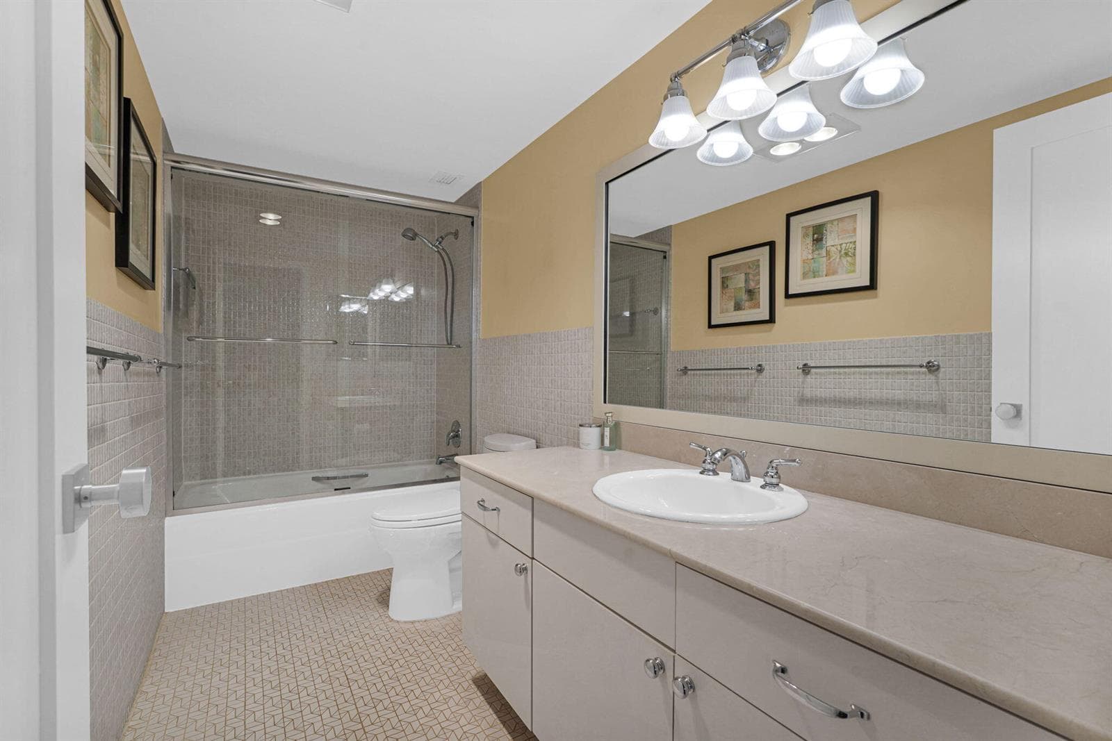 1701 S Ocean Drive 203 photo 10