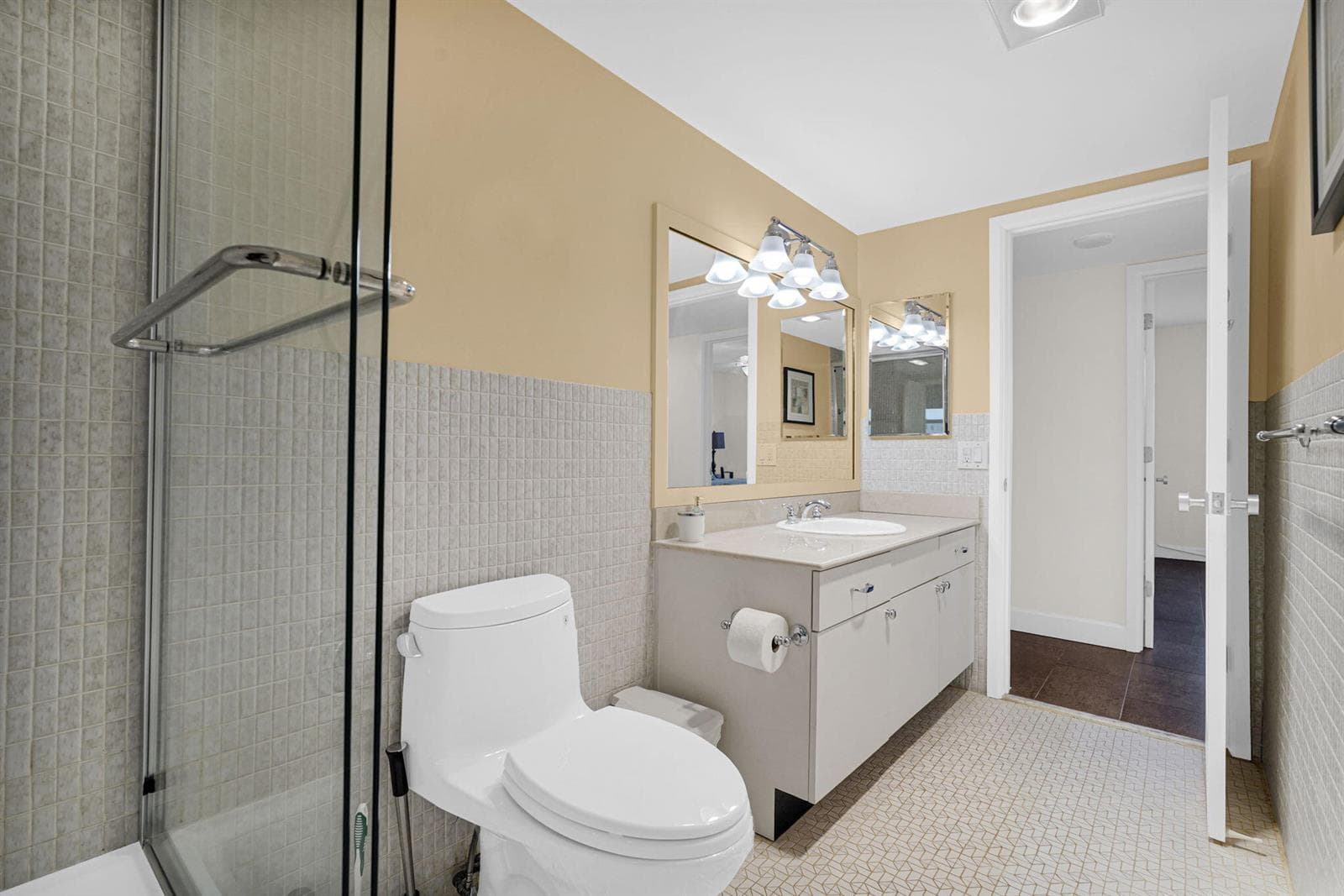 1701 S Ocean Drive 203 photo 11