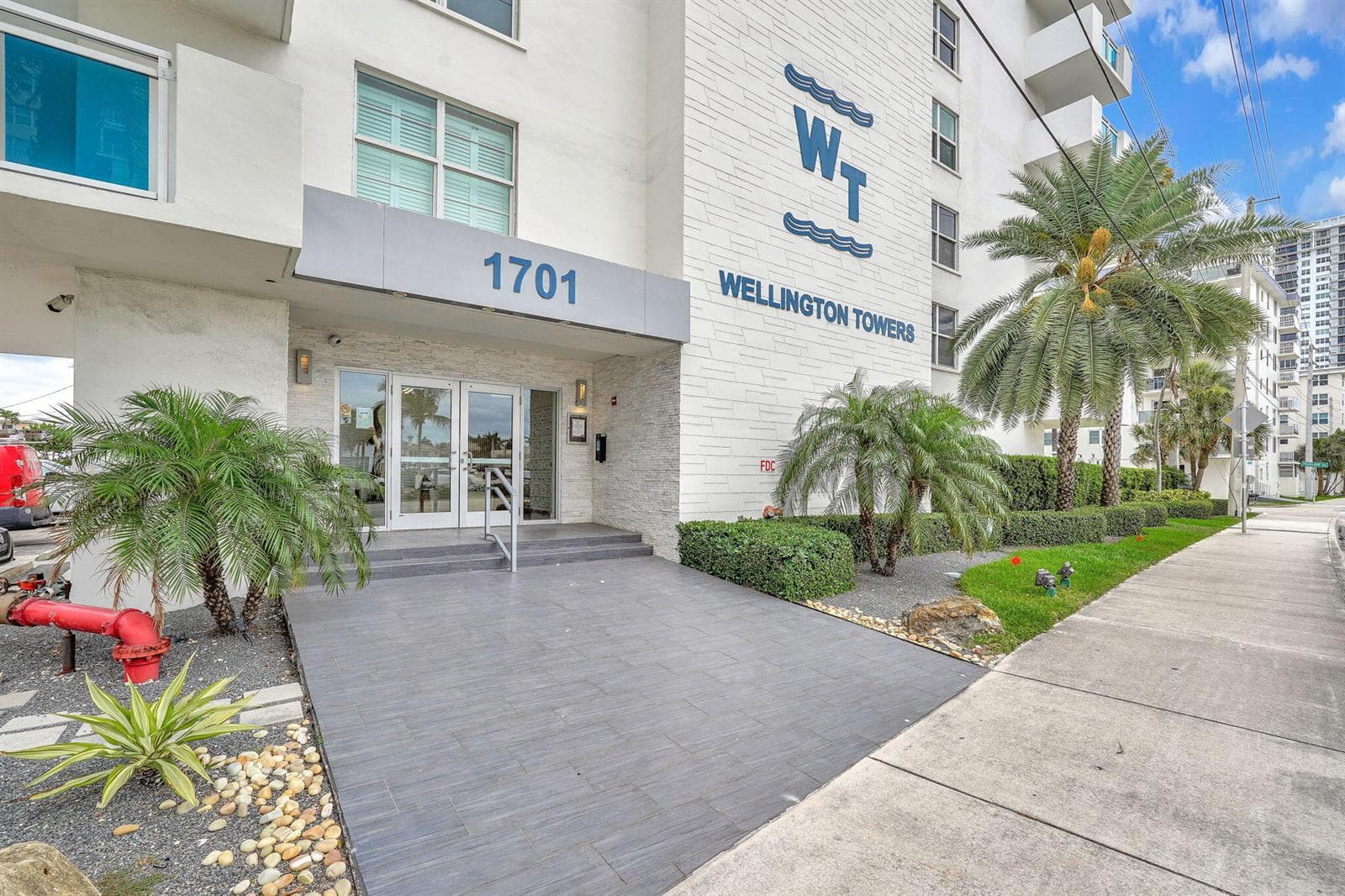 1701 S Ocean Drive 203 photo 21