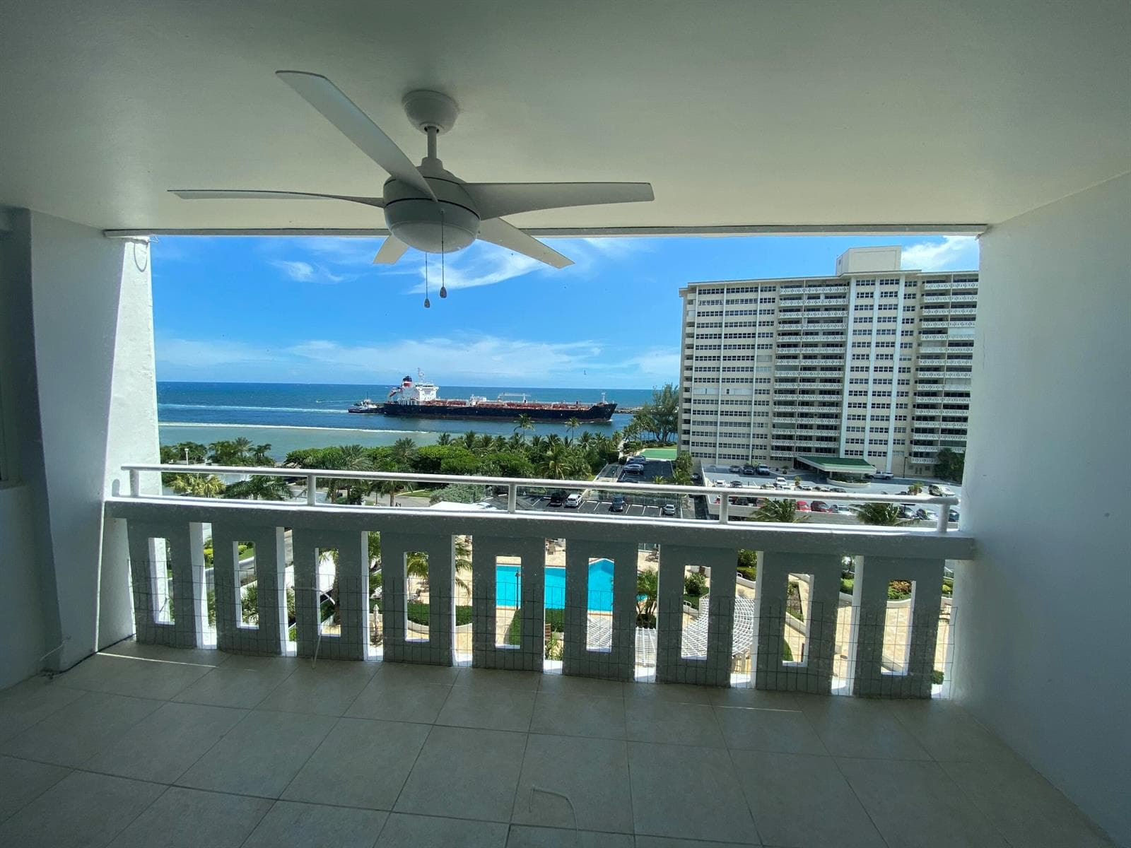 2000 S Ocean Drive 808 photo 6