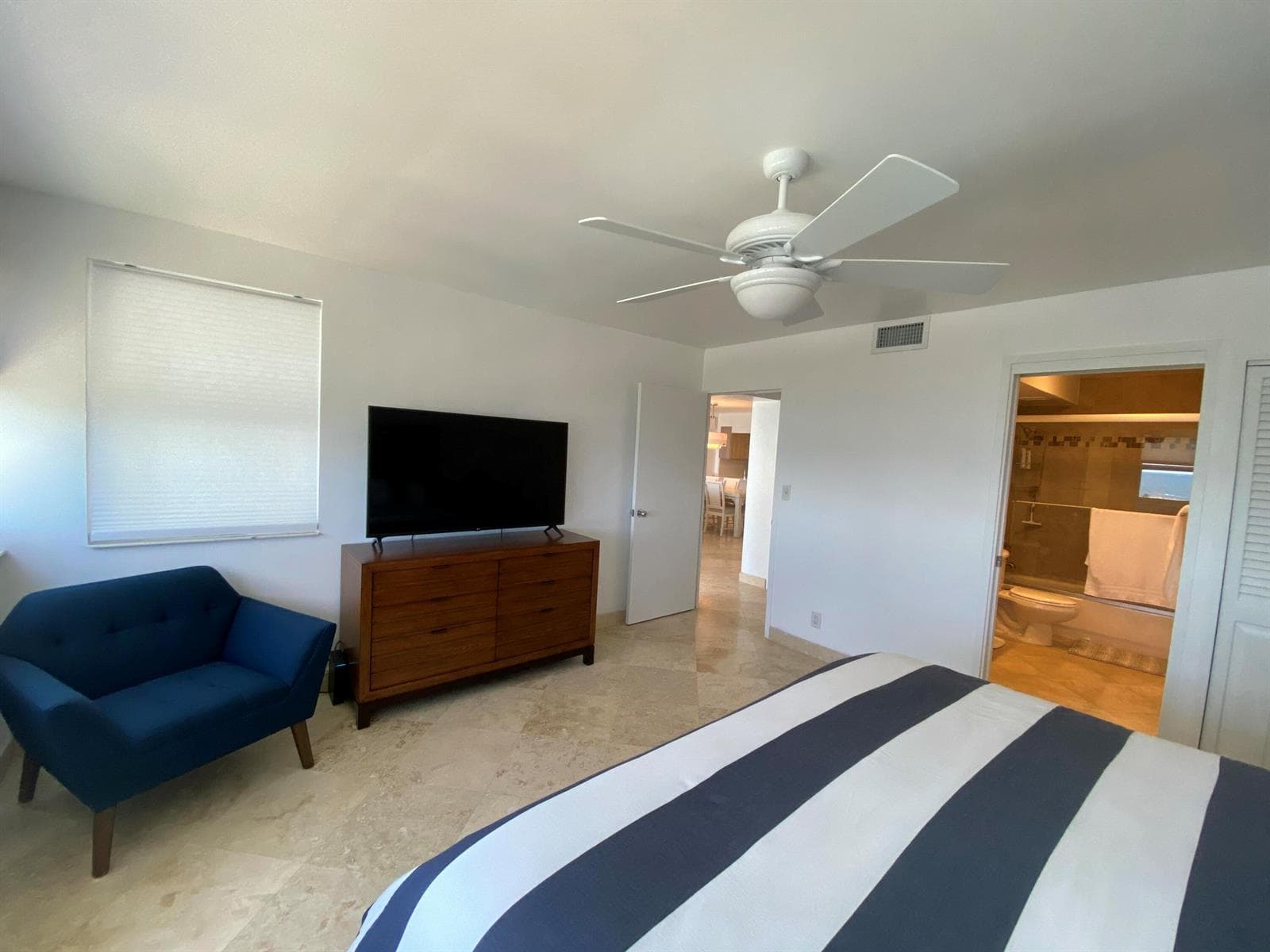 2000 S Ocean Drive 808 photo 18