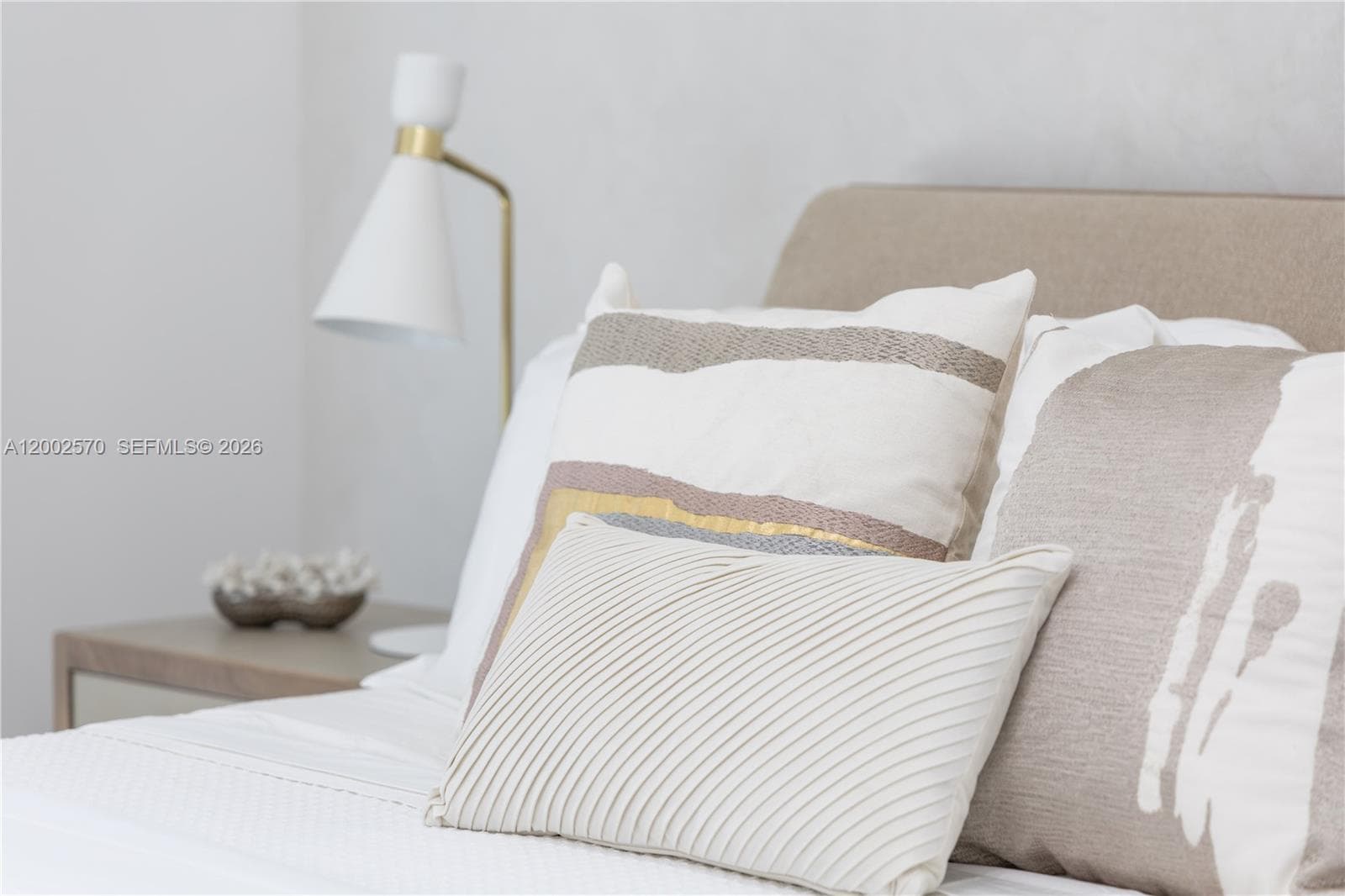 18975 Collins Ave 504 photo 16