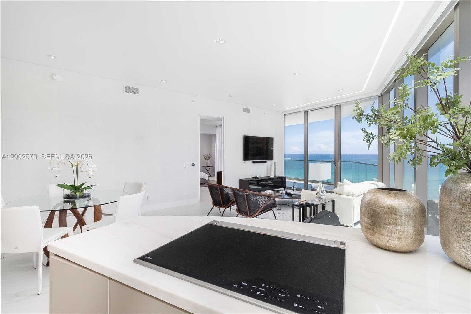 18975 Collins Ave 504 photo 7