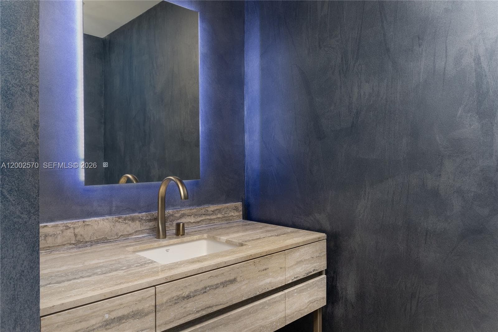 18975 Collins Ave 504 photo 18