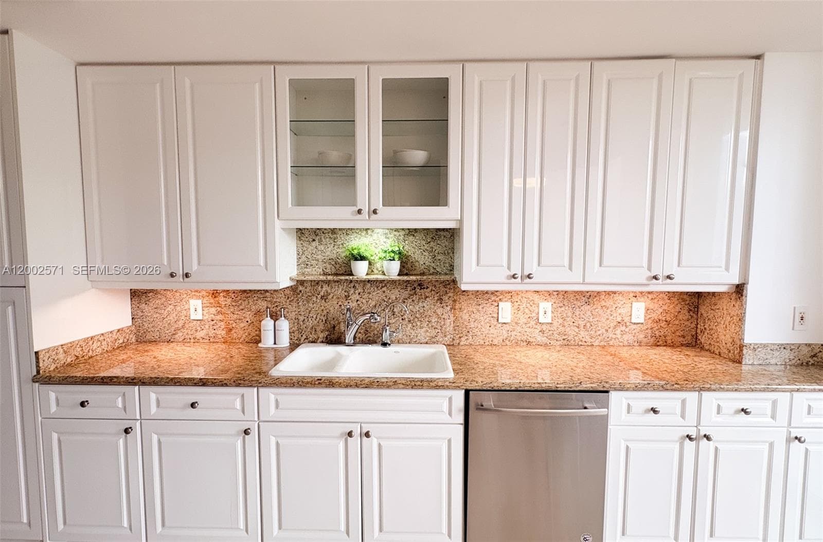 848 Brickell Key Dr 905 photo 15