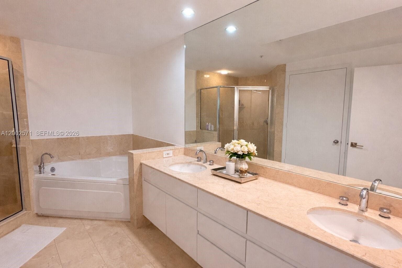 848 Brickell Key Dr 905 photo 11