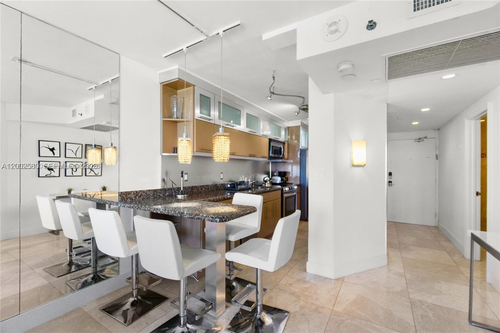 100 Lincoln Rd 1046 photo 8