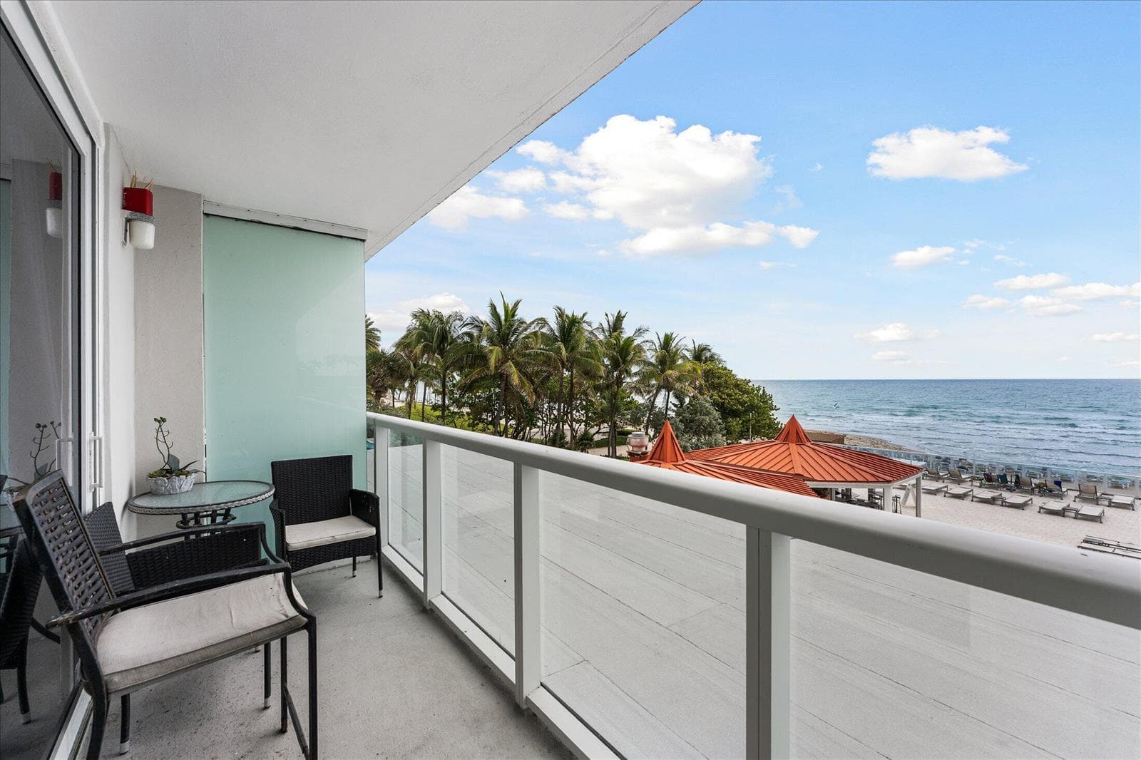 19201 Collins Avenue 114 photo 2