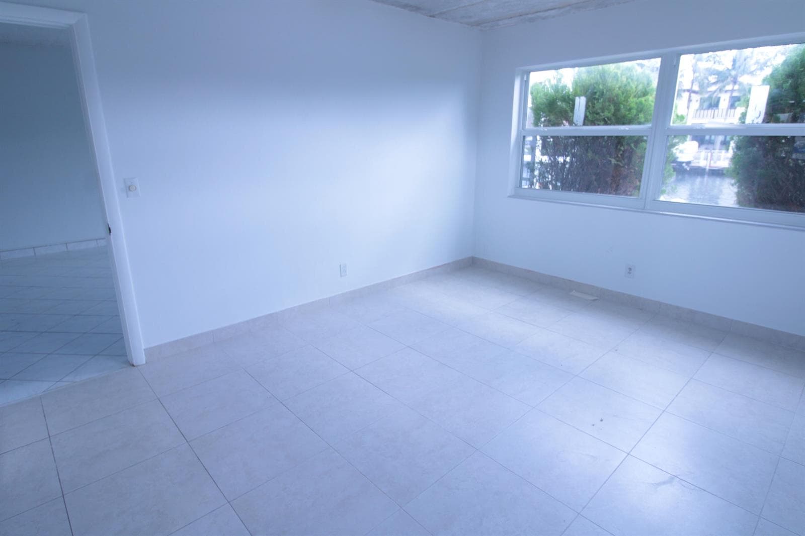 465 Paradise Isle Boulevard 110 photo 12