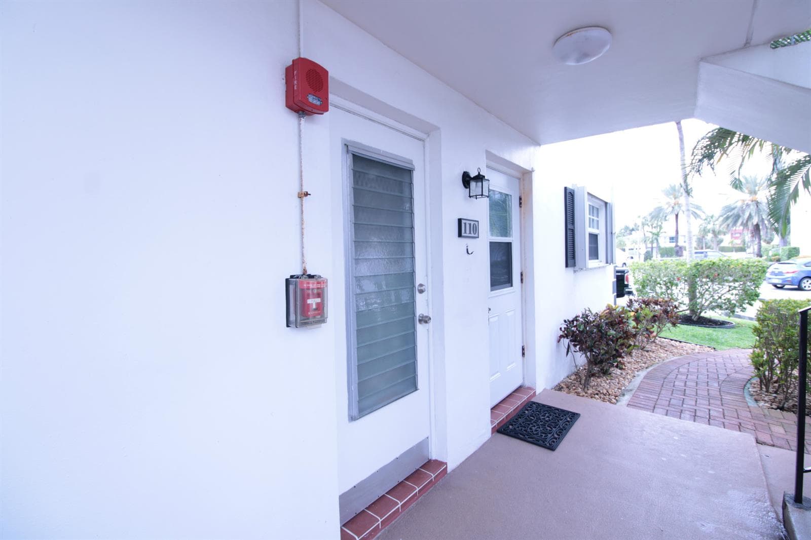 465 Paradise Isle Boulevard 110 photo 3
