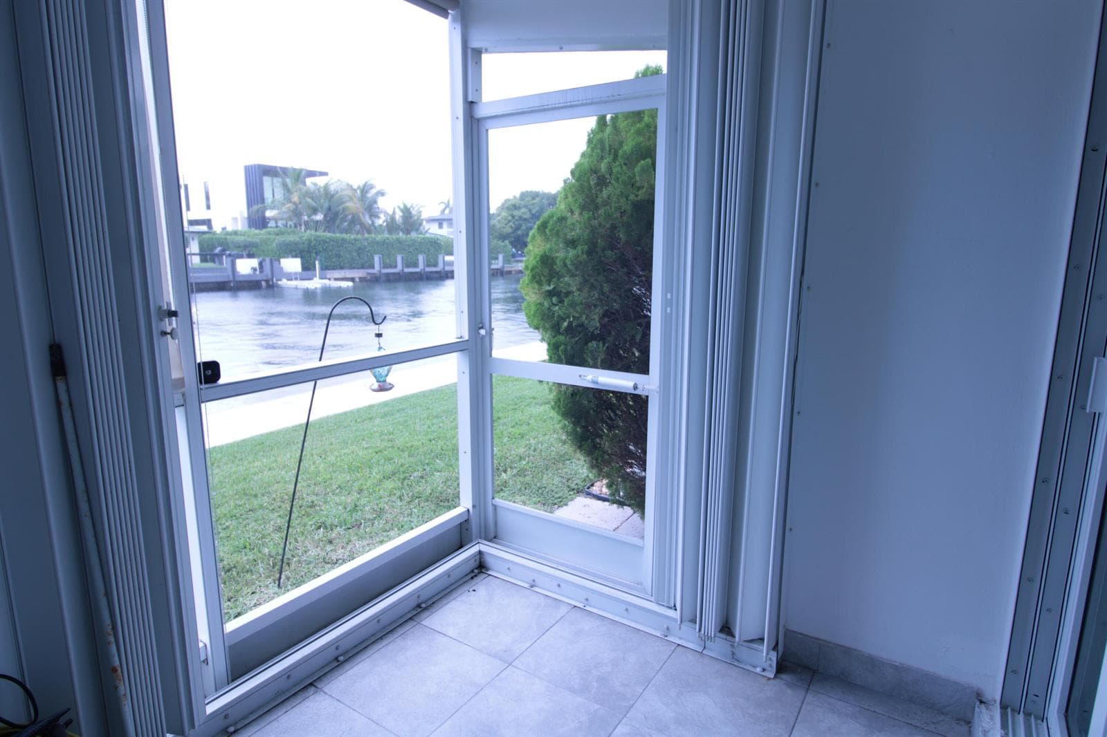 465 Paradise Isle Boulevard 110 photo 19