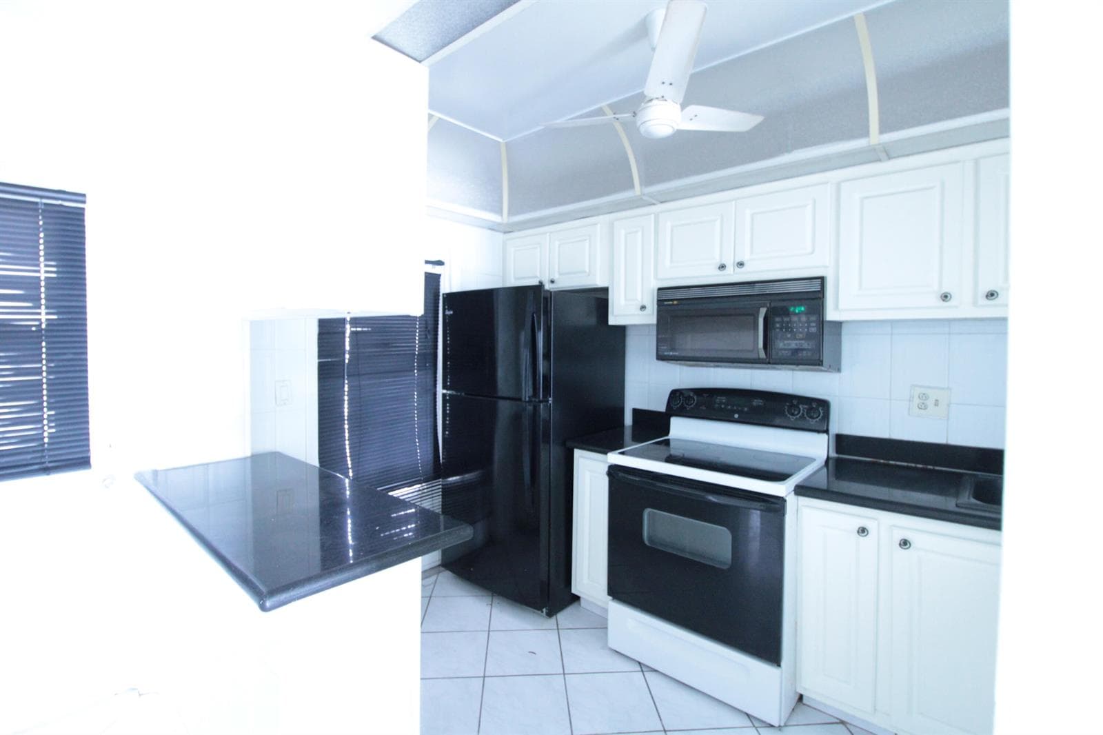 465 Paradise Isle Boulevard 110 photo 4