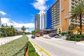 19201 Collins Ave 934 photo 23