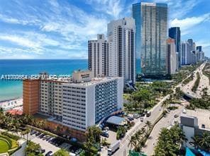19201 Collins Ave 934 photo 6
