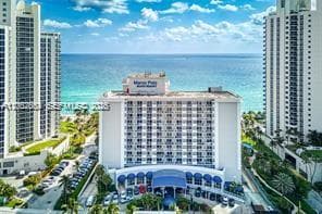 19201 Collins Ave 934 photo 3