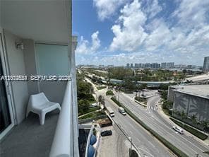 19201 Collins Ave 934 photo 9