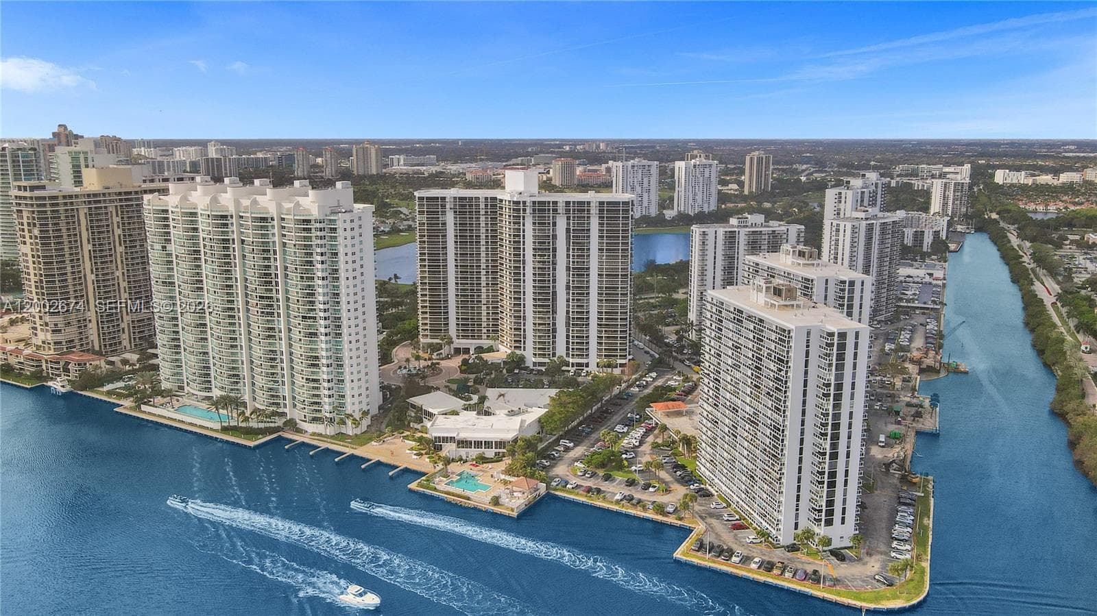 20281 Country Club Dr 2104 photo 7