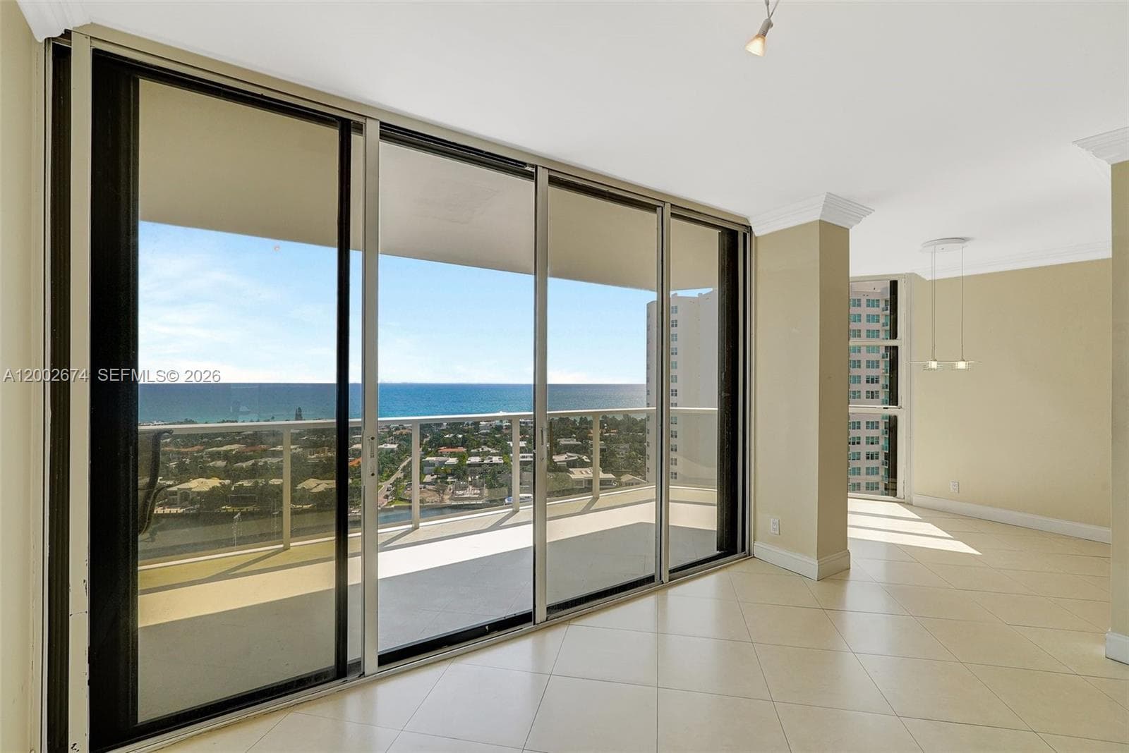 20281 Country Club Dr 2104 photo 5