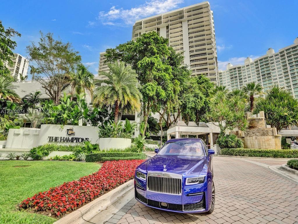 20281 Country Club Dr 2104 photo 8