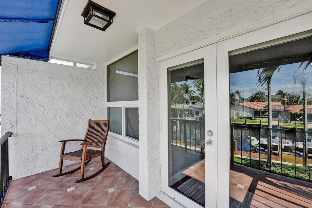 780 Jeffery Street 6 photo 23