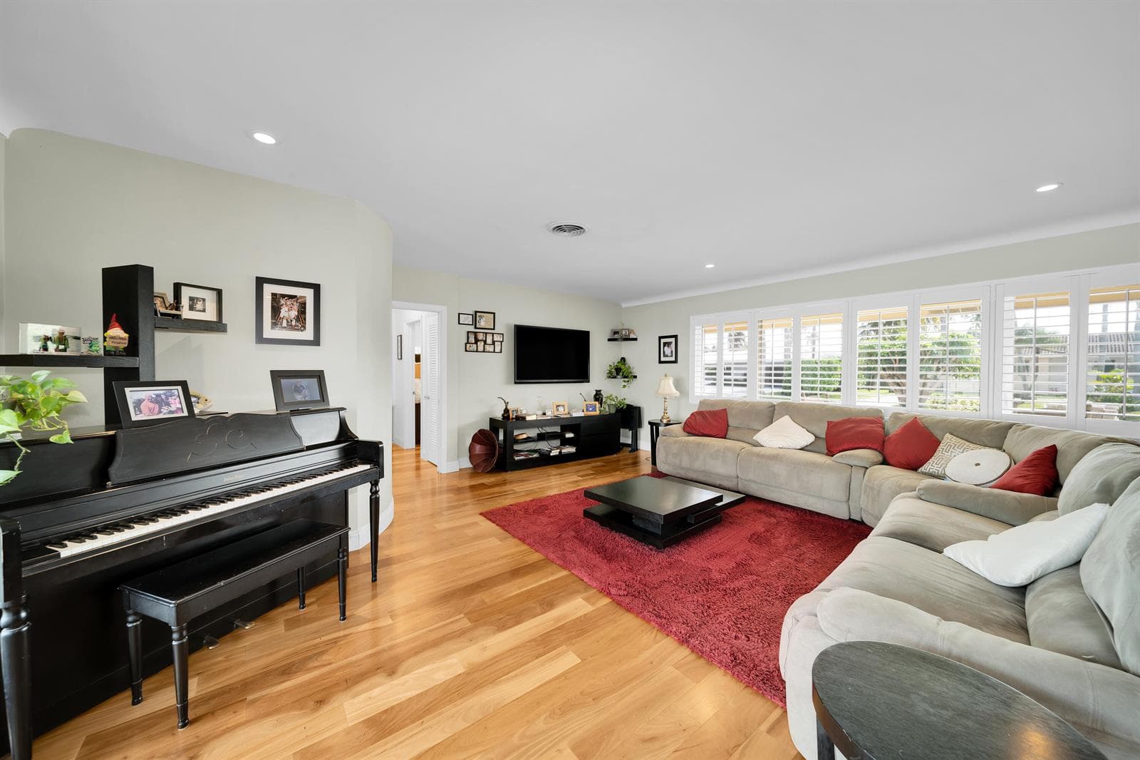 2401 SE 8th Court photo 4
