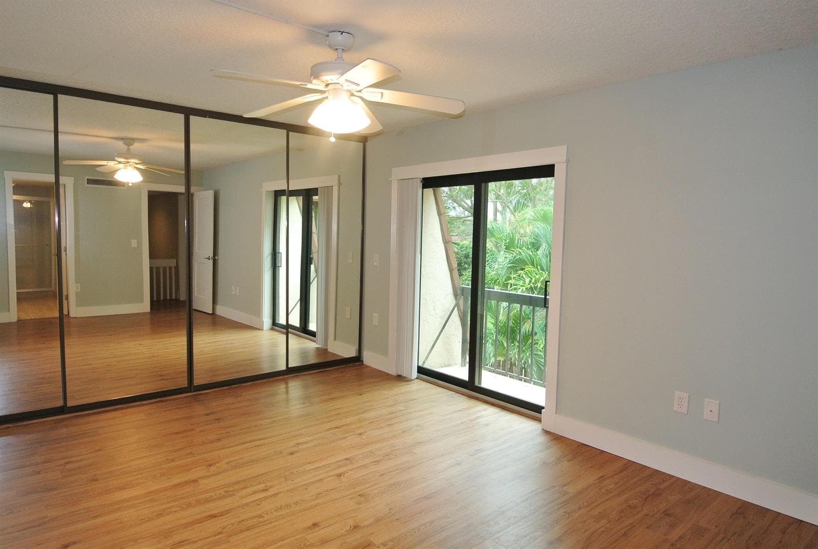 825 Center Street 3d photo 13