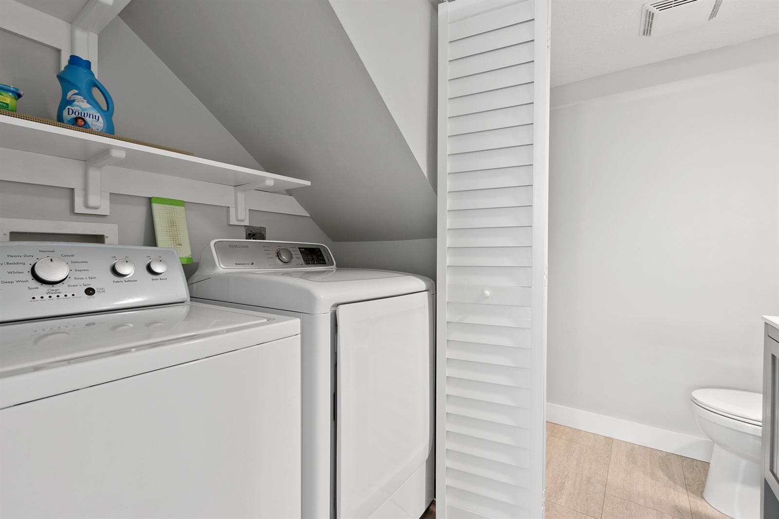 825 Center Street 3d photo 17