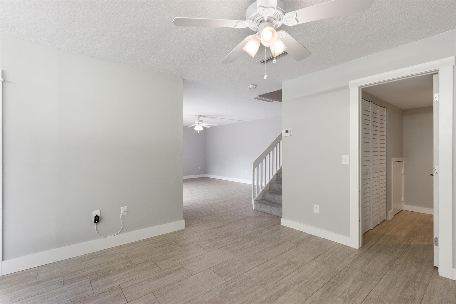 825 Center Street 3d photo 7
