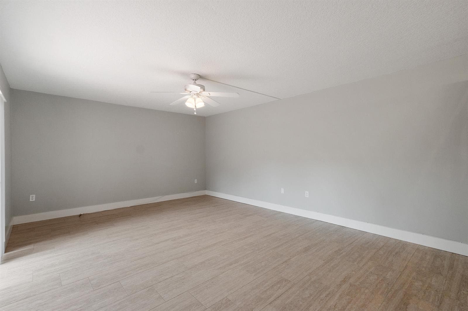 825 Center Street 3d photo 5