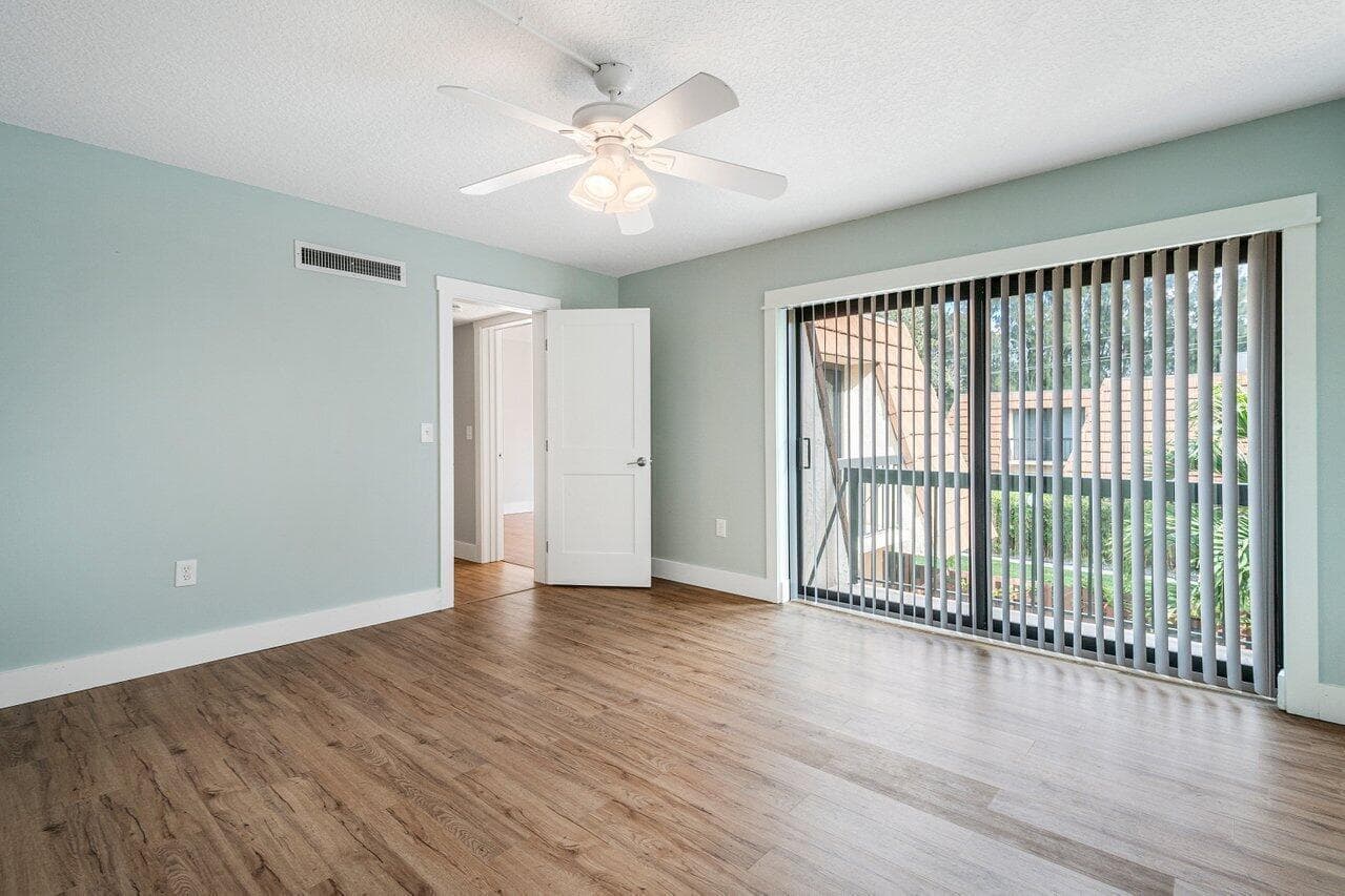 825 Center Street 3d photo 11