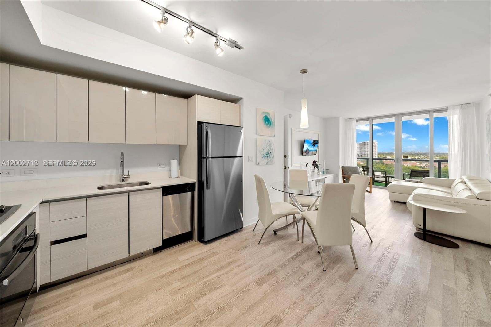 2602 Hallandale Beach Blvd R1104 photo 4