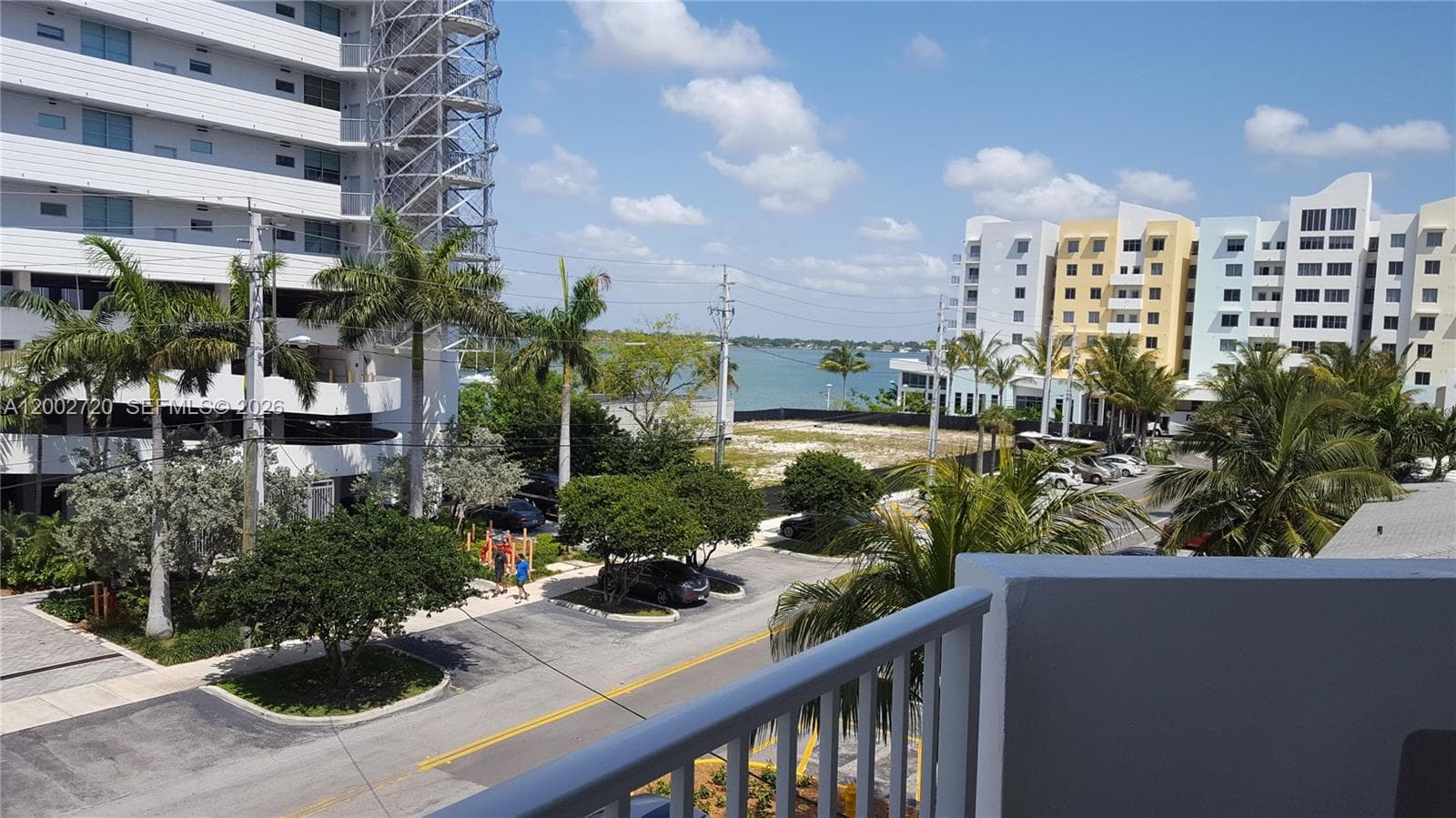 7933 West Dr 404 photo 3