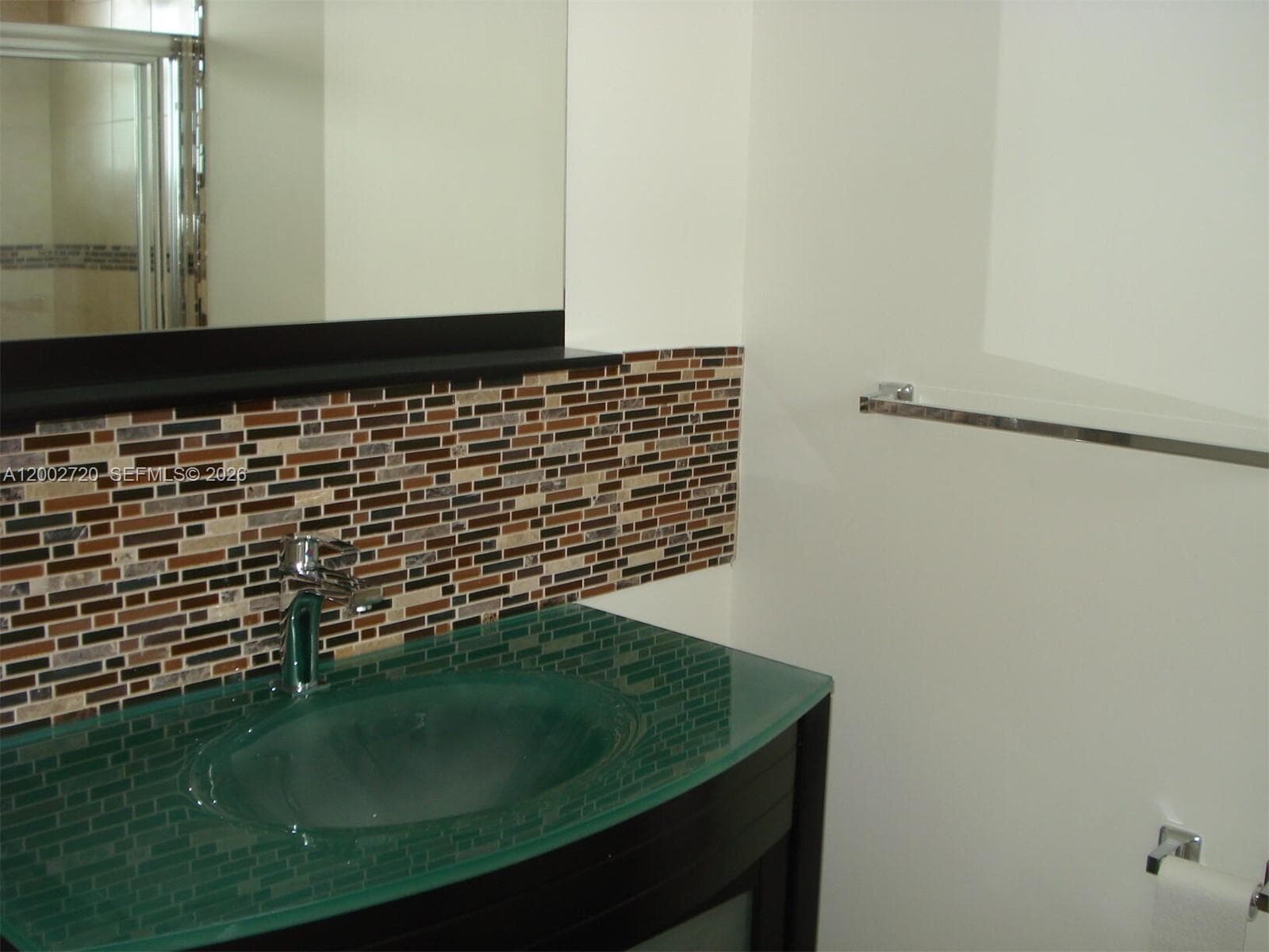 7933 West Dr 404 photo 4