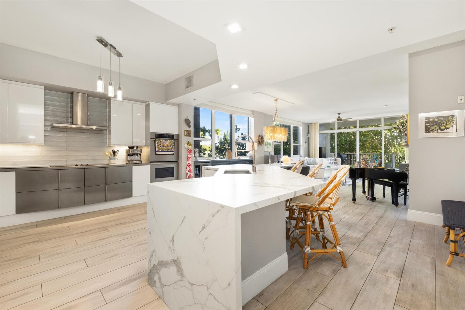 701 SE 21st Avenue 201 photo 1