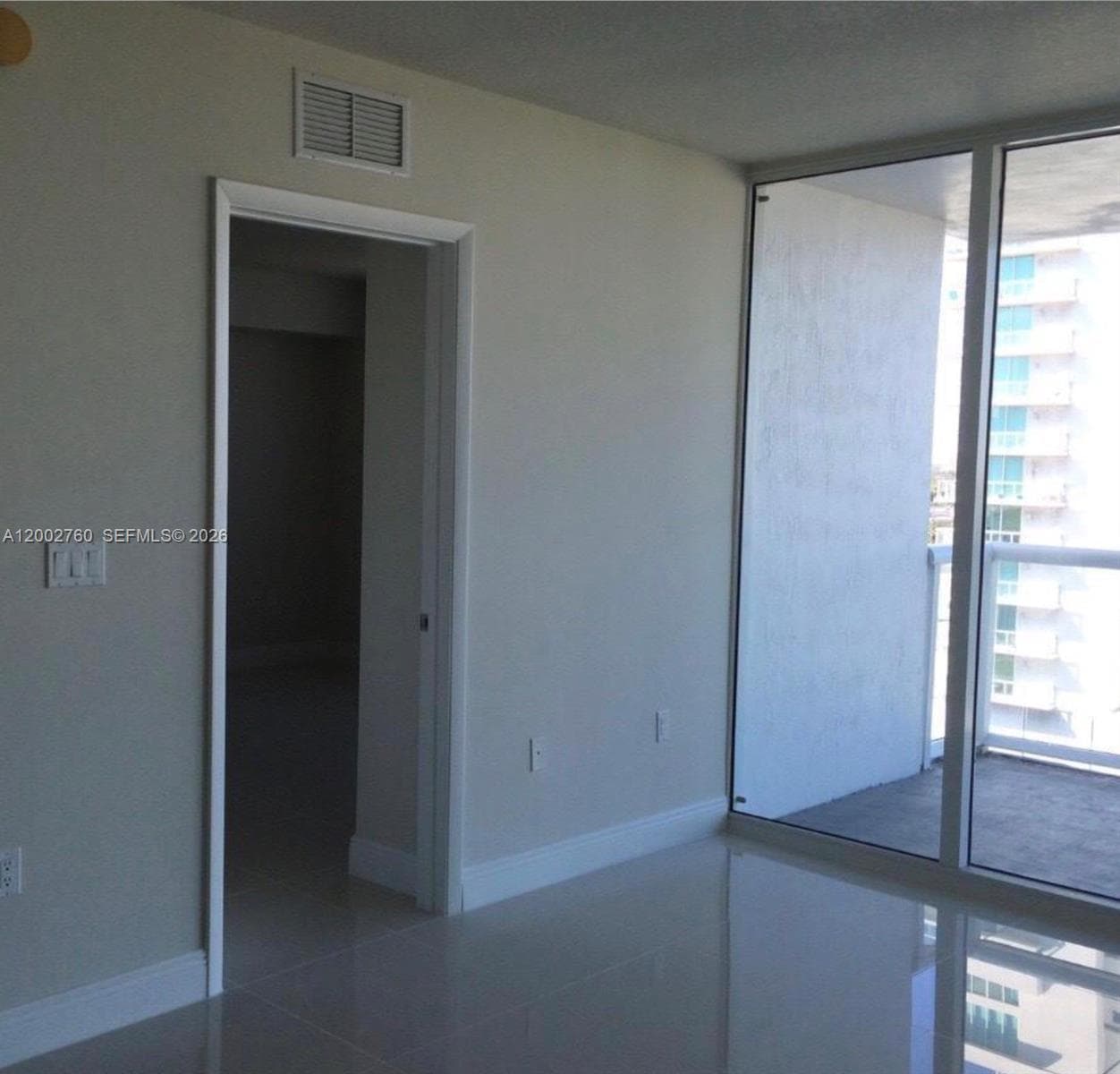1861 S River Dr 902 photo 12