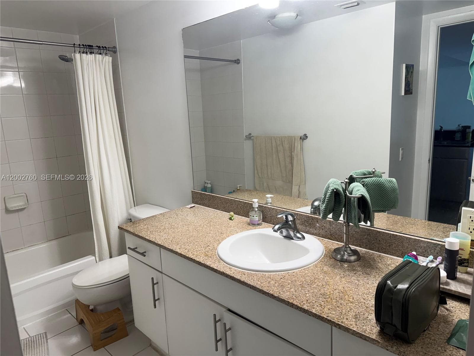 1861 S River Dr 902 photo 10