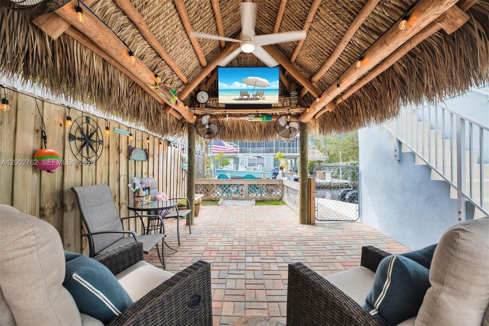 128 Dove Ave photo 3