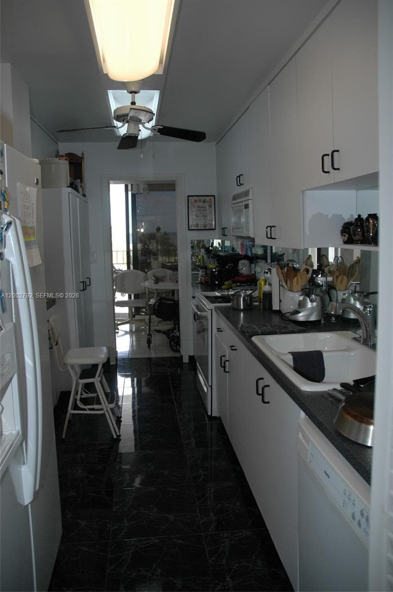 1401 Ocean Blvd 408 photo 17