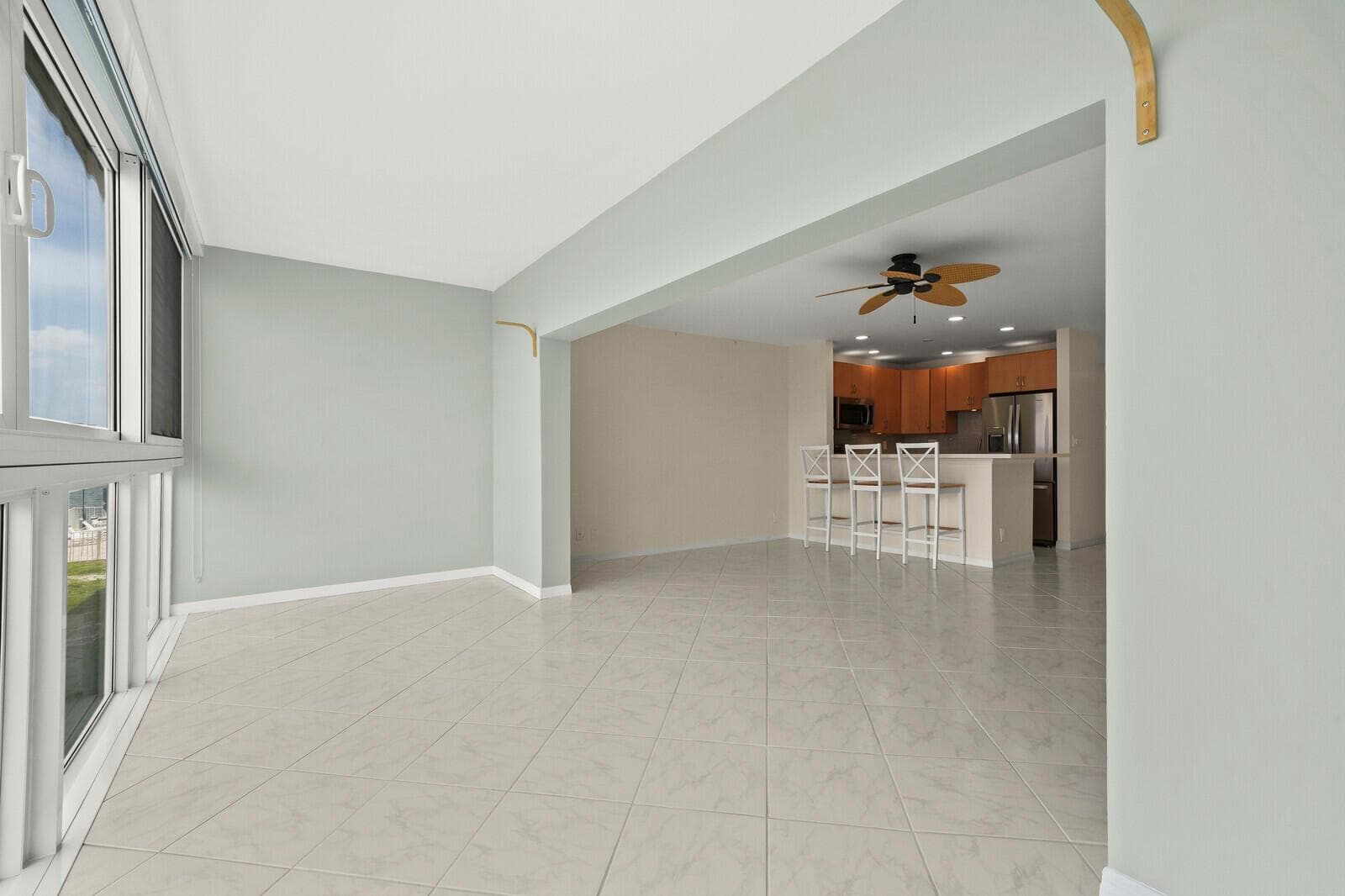 400 Wilma Circle 207 photo 19