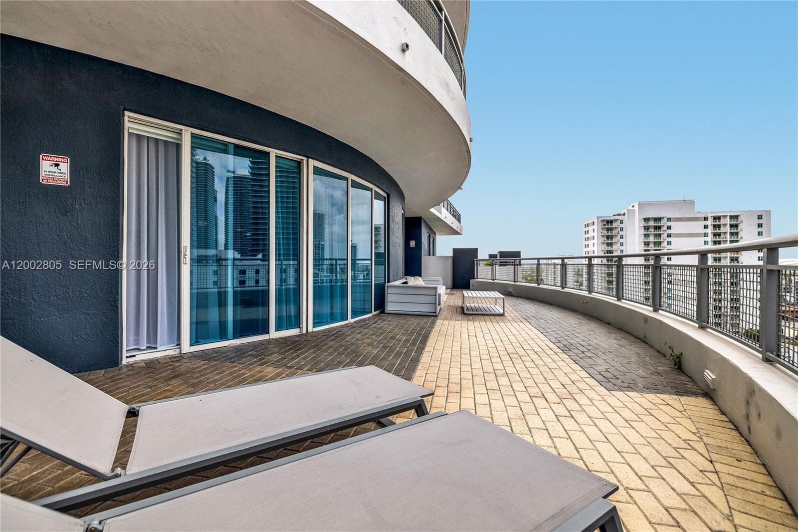 60 13t St 1124 photo 2