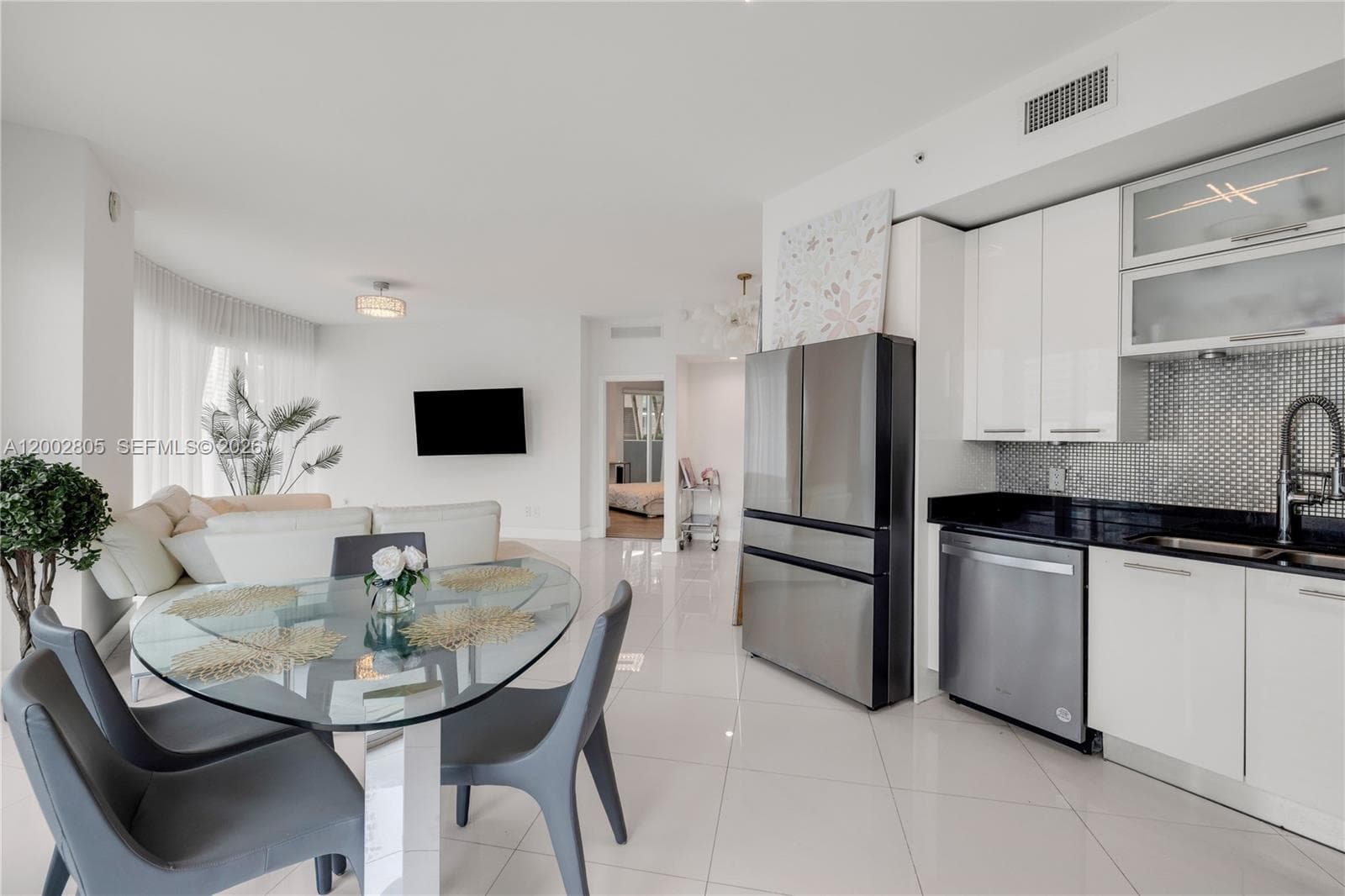 60 13t St 1124 photo 9