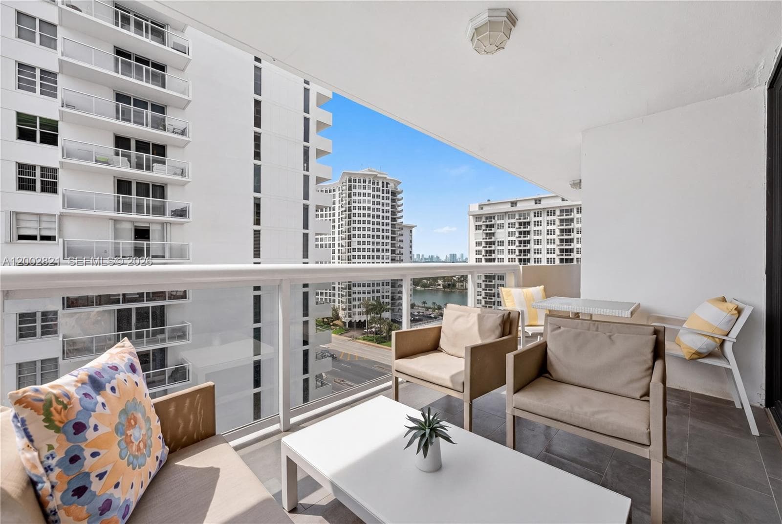 5757 Collins Ave 1104 photo 12