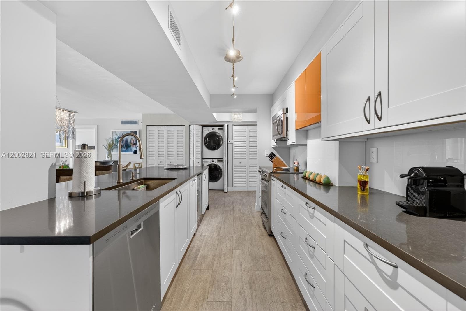 5757 Collins Ave 1104 photo 20