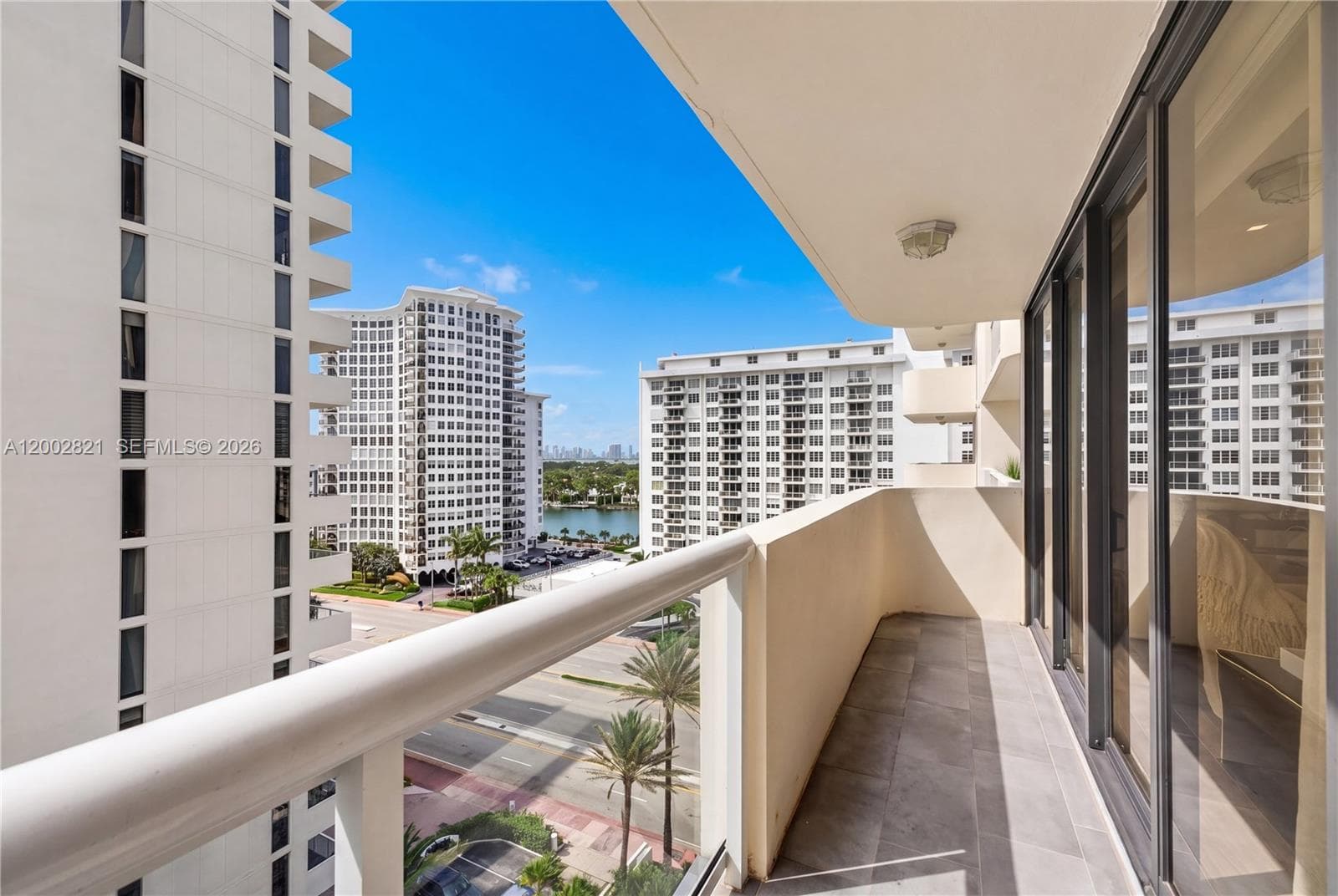 5757 Collins Ave 1104 photo 11
