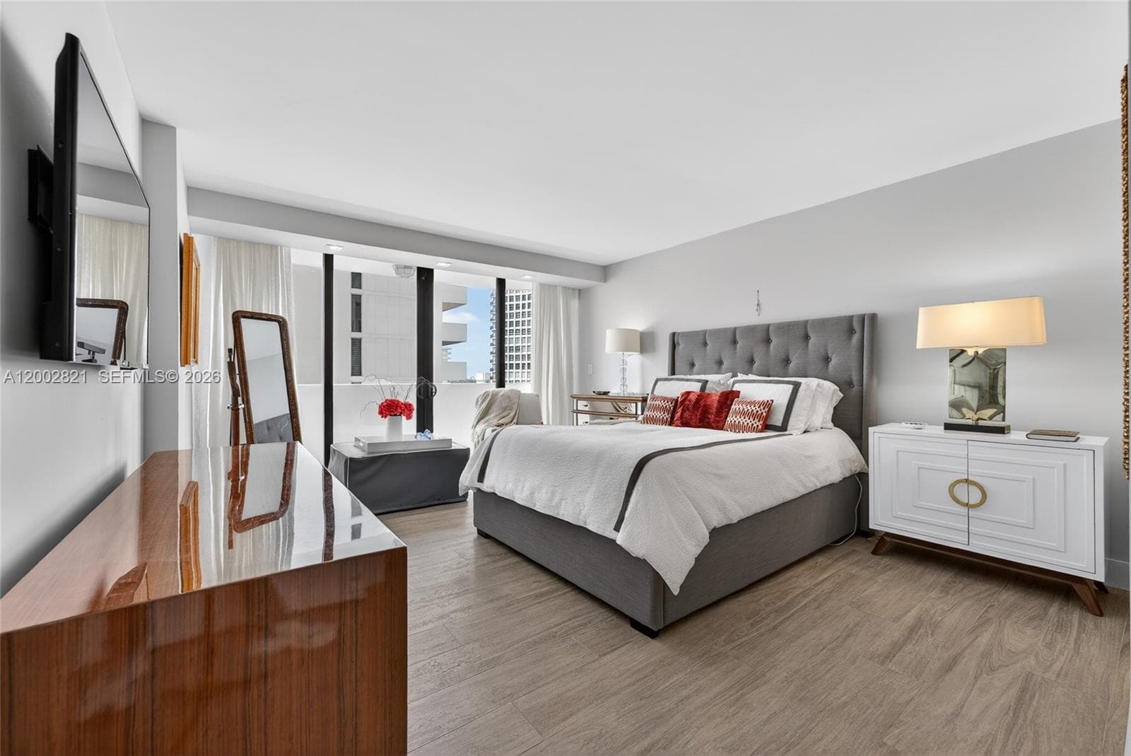 5757 Collins Ave 1104 photo 25