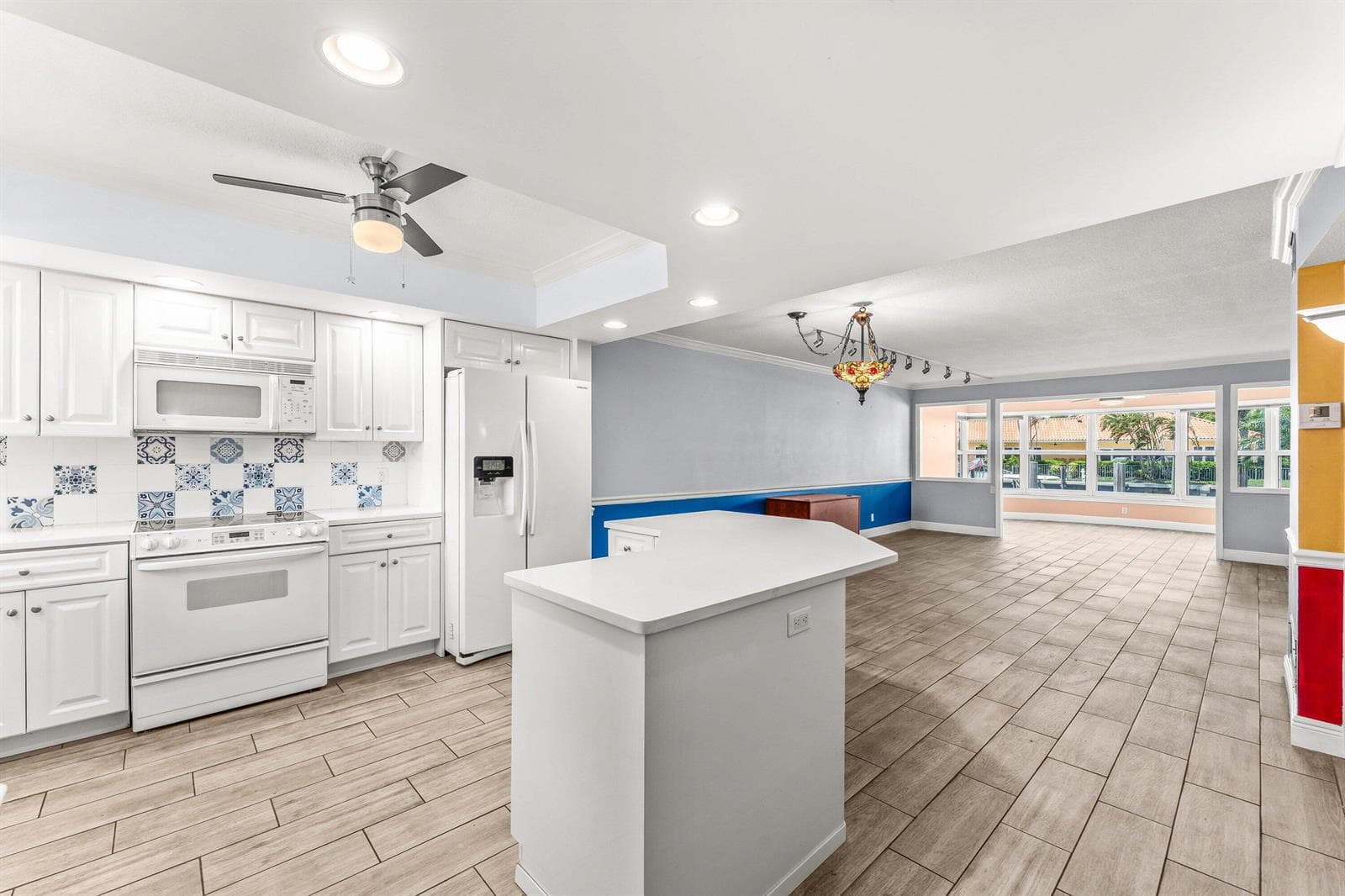 3031 NE 51st Street 106w photo 2