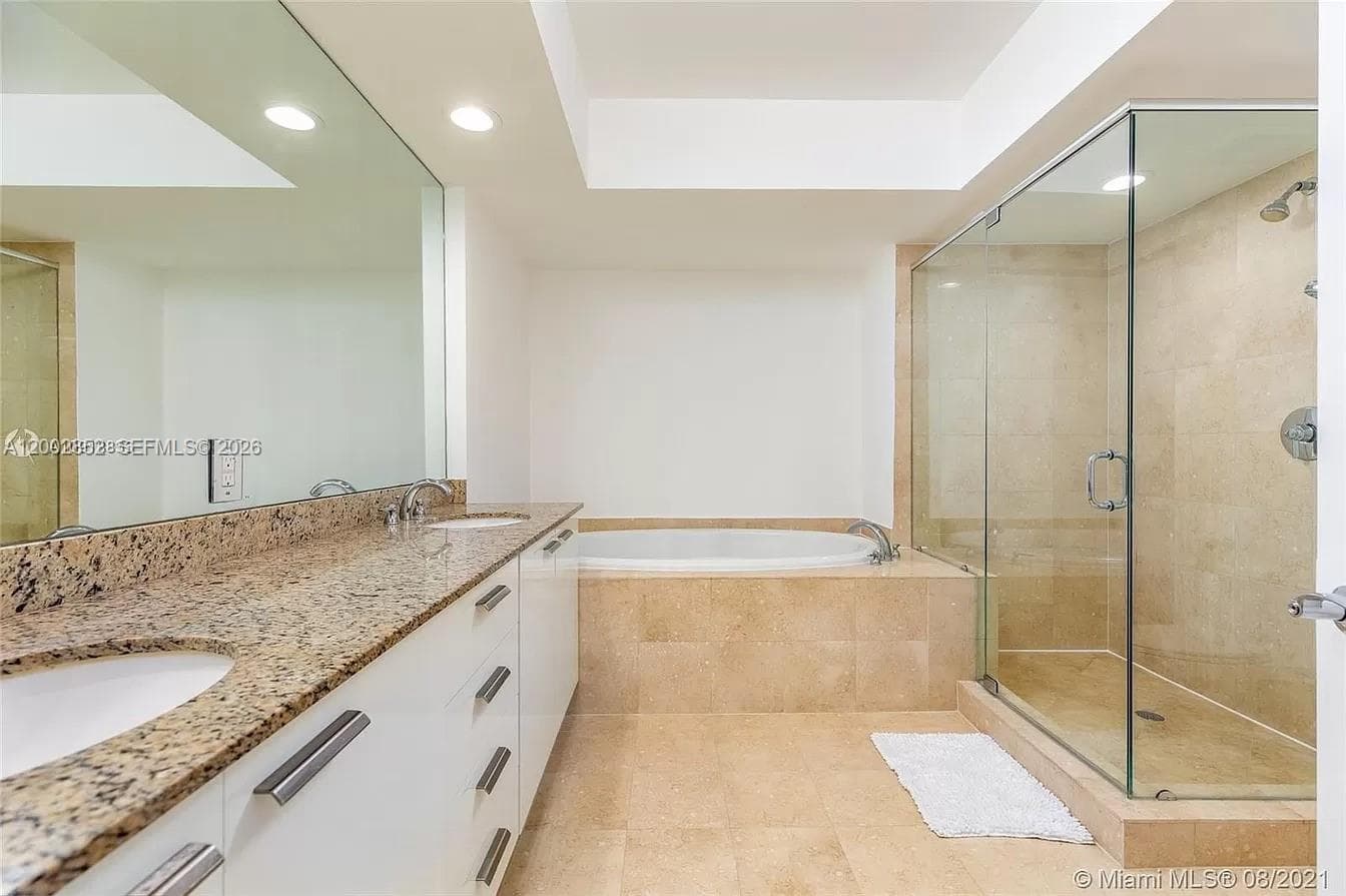 1830 Ocean Dr 1606 photo 13