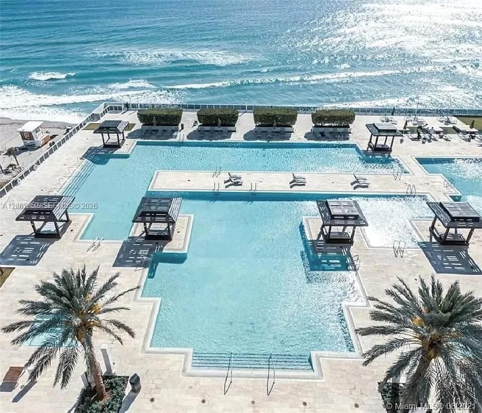 1830 Ocean Dr 1606 photo 17